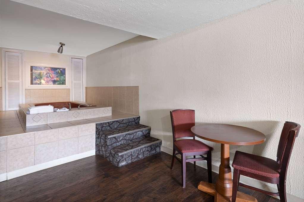 Rodeway Inn Youngstown Quarto foto